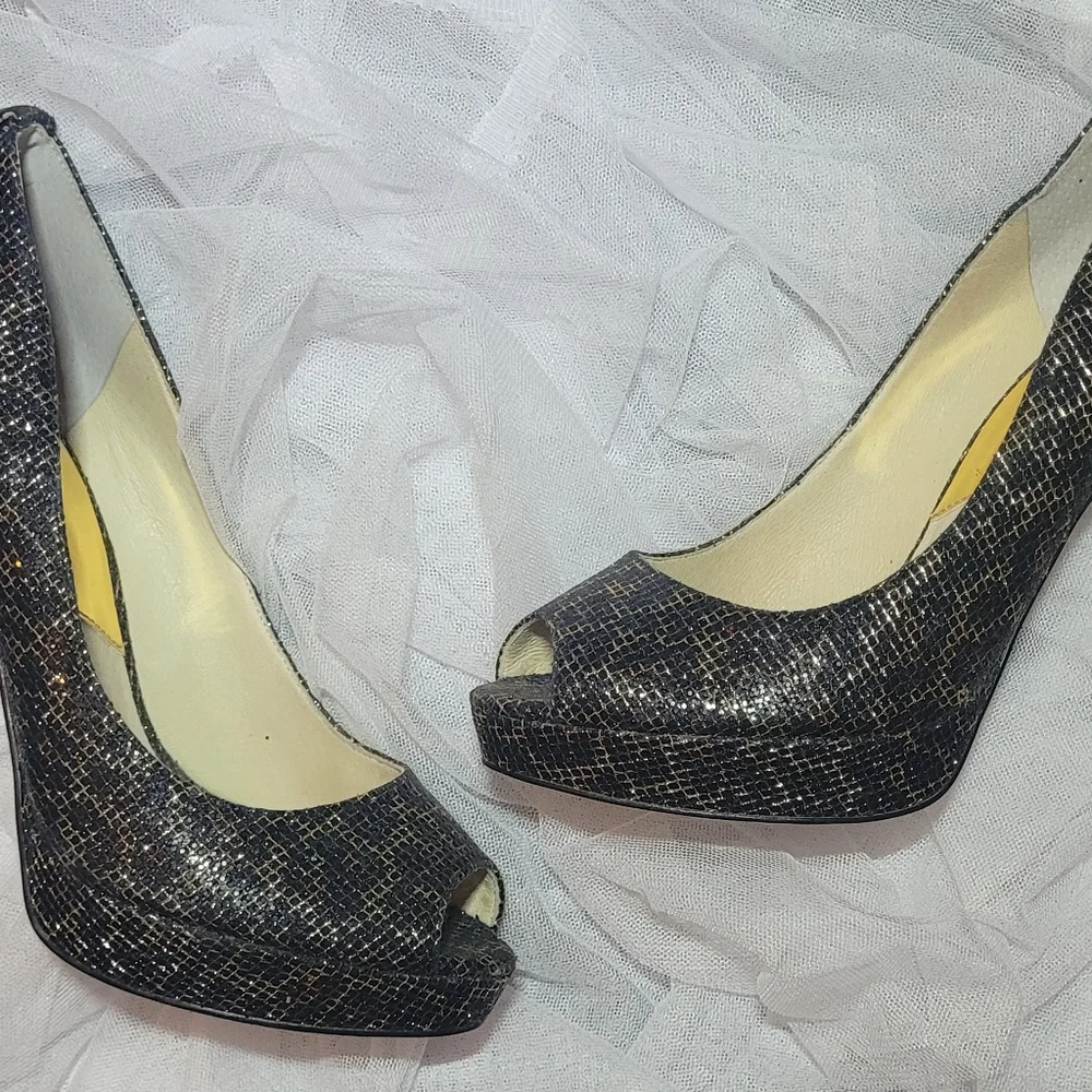 2/$40 Michael Kors metallic Blue , Gold Peep Toe Heels Used EUC..excellent Size9 - Picture 8 of 13